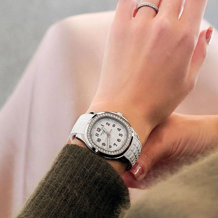 116b6f0186076f90191e1e9832467c80 5267/200A-Patek Philippe AQUANAUT - Image 4