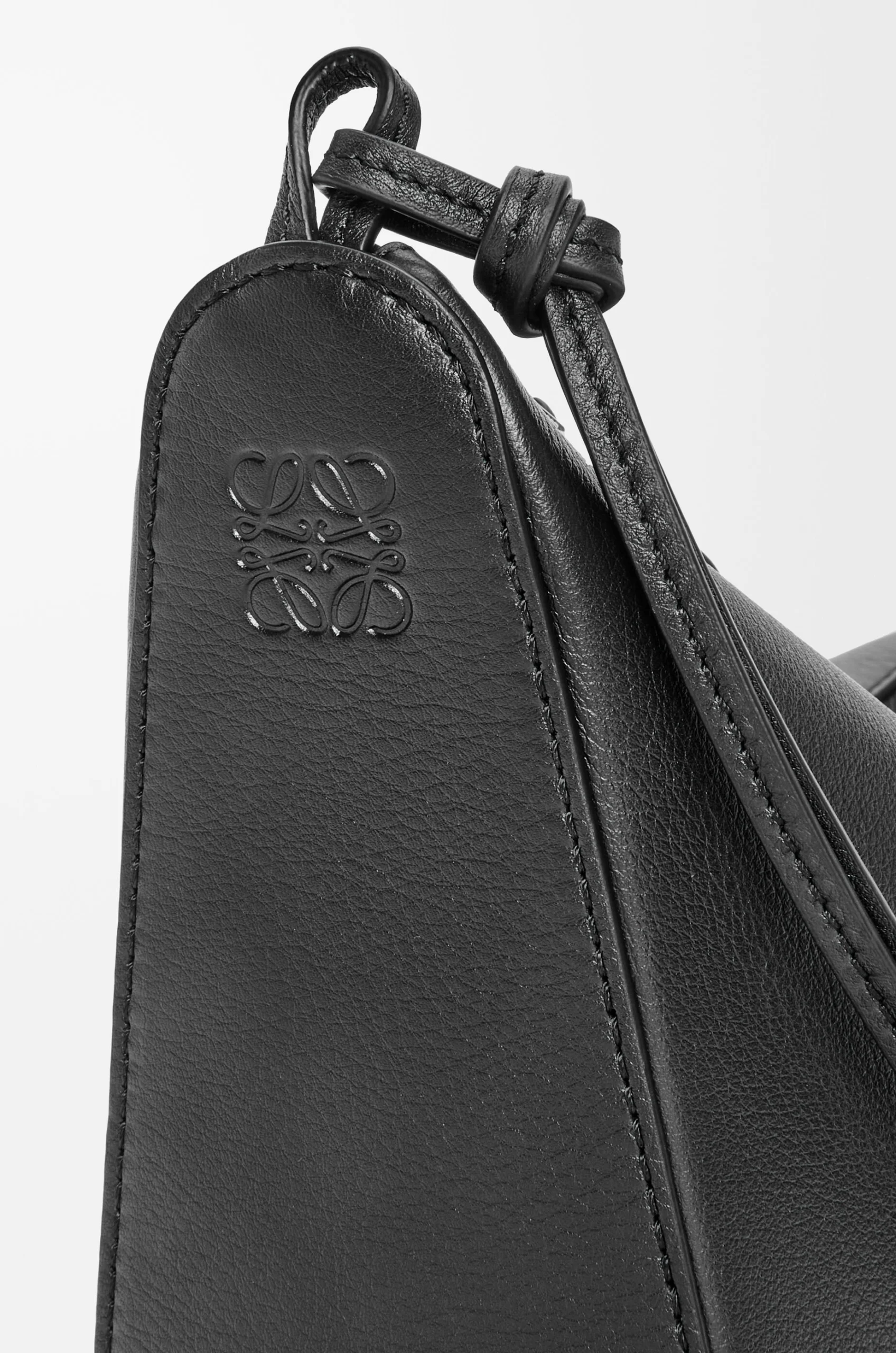 2715284fd1bed625be2c24178fcda721 Mini Hammock hobo in classic calfskin - Image 7