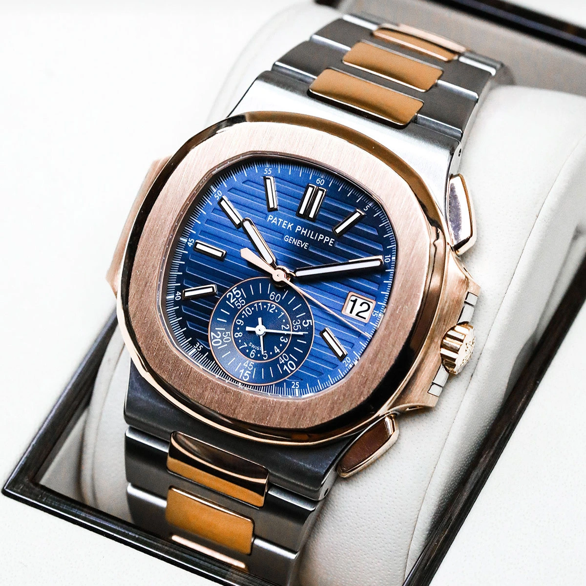 291325901b50b11faac5f9e403c398bc 5980/1AR Patek Philippe - NAUTILUS - Image 9