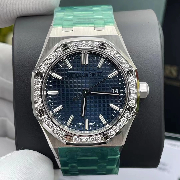 2d2cb4f8ee62153f285f14af44bcbbba ROYAL OAK SELFWINDING 50TH ANNIVERSARY Ref. 77451ST.ZZ.1361ST.02 - Image 5