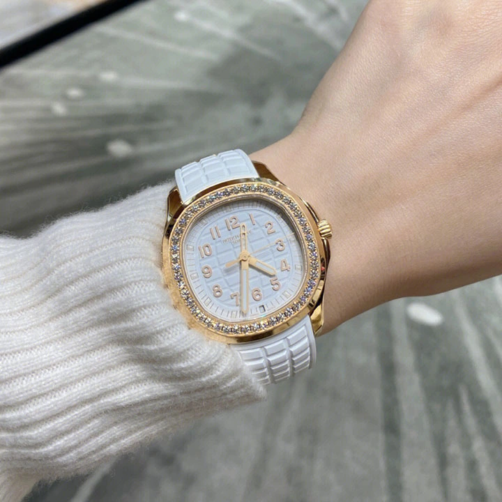 31a2e0c835a6f8036ddf6a596029017b 5269/200R-001-Patek Philippe AQUANAUT-women - Image 4