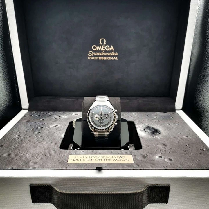 31e0b01cb9a97cba4ffd12496512e6d8 CO‑AXIAL MASTER CHRONOMETER CHRONOGRAPH 42 MM Apollo 11 50th anniversary-310.20.42.50.01.001 - Image 4