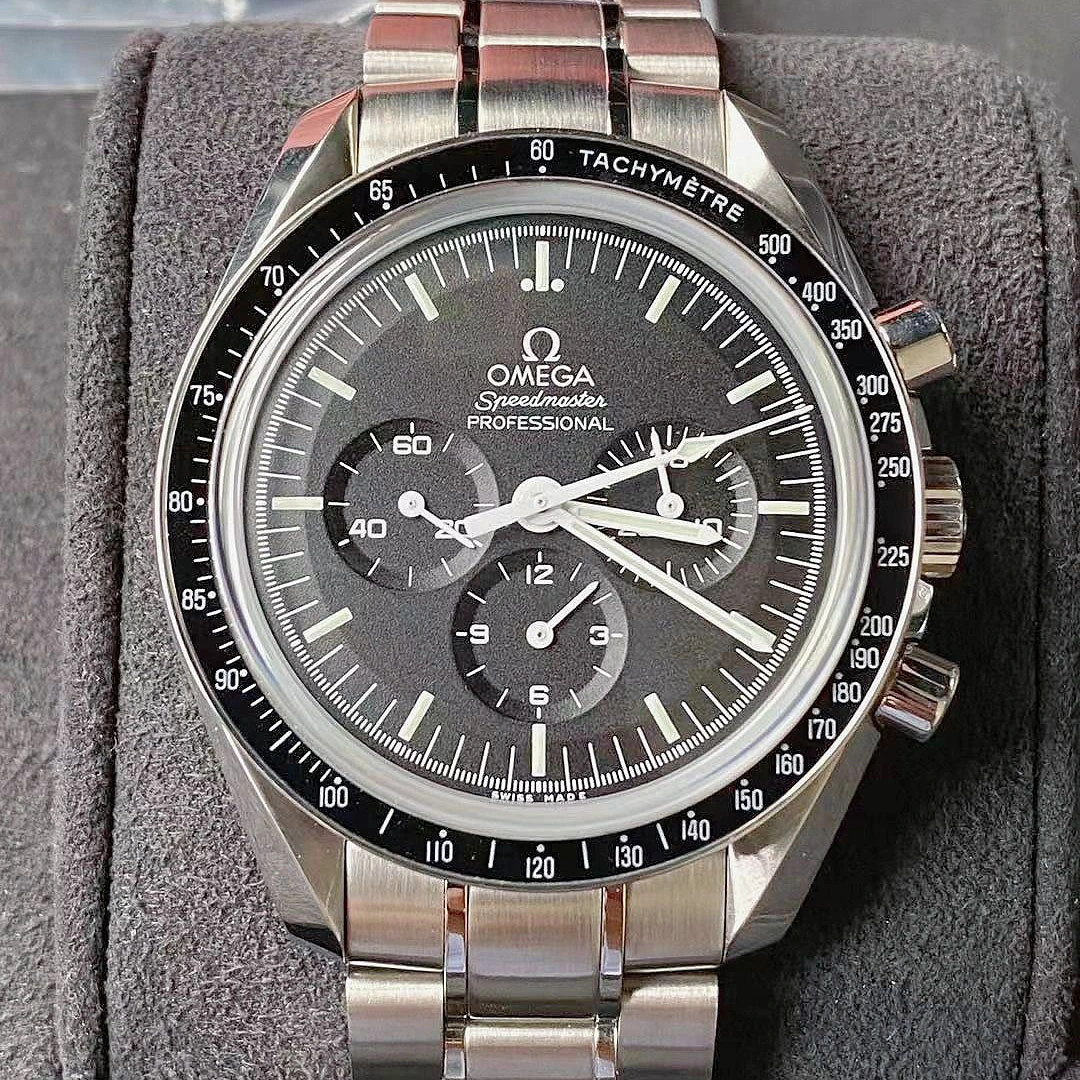 39bce6fe45a8ea7f9336aa869a6ac136 Omega Speedmaster Professional Moonwatch -311.30.40.30.01.001 - Image 9