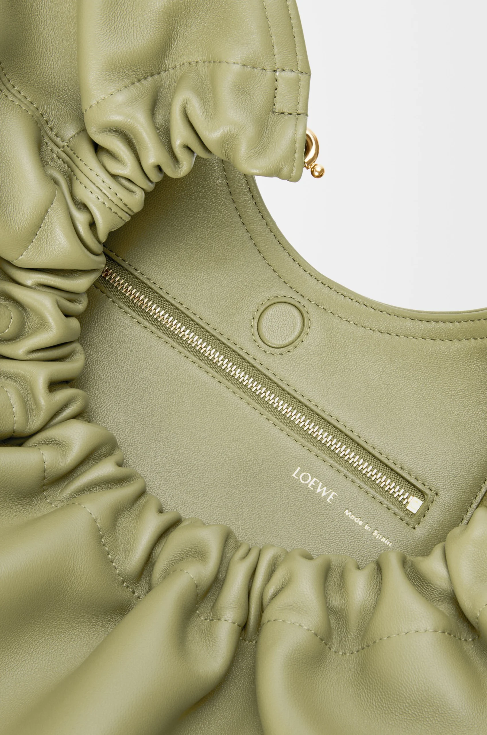 4264787297bf24fe4d8e36f54a1ae502 Medium Squeeze bag in mellow nappa lambskin - Image 8