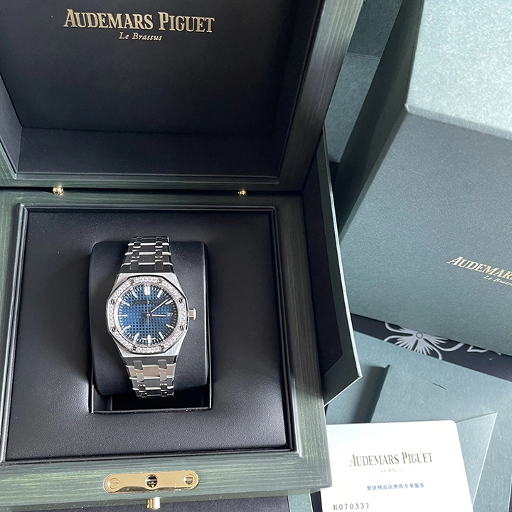 4fa811b4d4fa64ba9606fe9dadd59c00 ROYAL OAK SELFWINDING 50TH ANNIVERSARY Ref. 77451ST.ZZ.1361ST.02 - Image 8