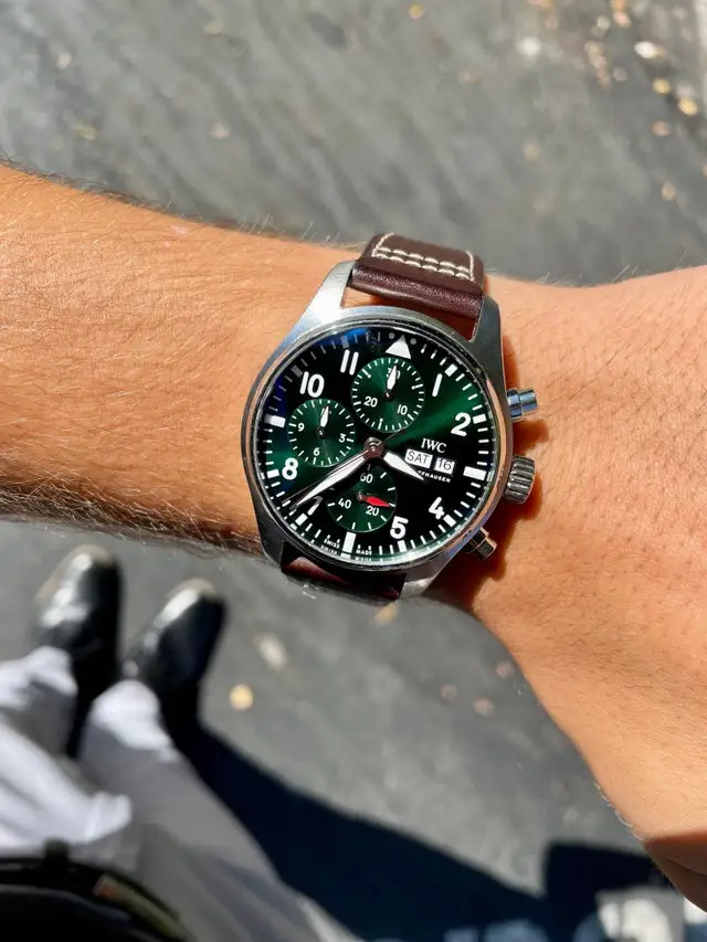 4fd7c615e1d7ad8389f3a8108b8918f5 IWC pilot series IW388103 watch - Image 3