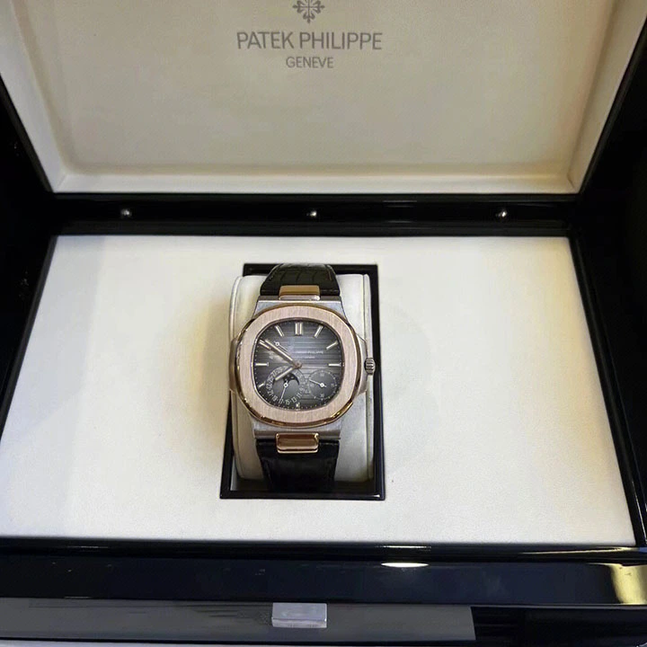 56a5886f0152ea978824852f0c6eff8a 5712GR-001 Patek Philippe NAUTILUS - Image 11