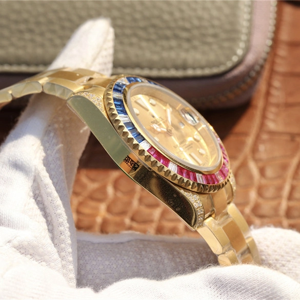 65f70b85df778f106225a7981fcd9f26 SUBMARINER GOLDEN BLUE / RED DIAMOND GOLD DIAL 40MM - Image 8