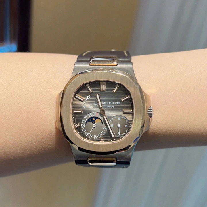 69b6fd99f144f576a03f5be8658c25e9 5712GR-001 Patek Philippe NAUTILUS - Image 3