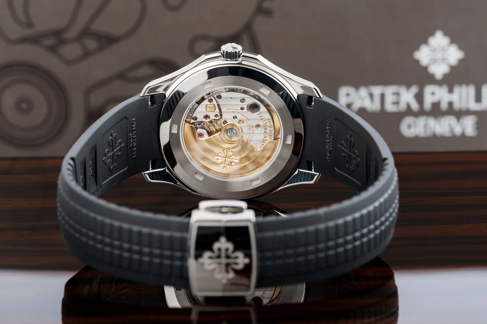 74abd099589a74ec82eabe107b0653dc 5167A-001-Patek Philippe AQUANAUT - Image 3