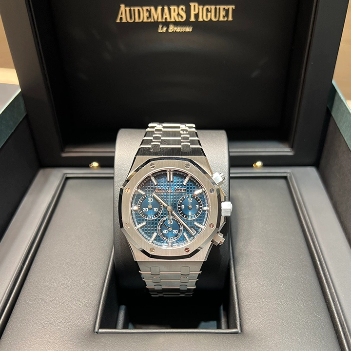 7cff4ef54f45d24a735516aeb432ea87 ROYAL OAK SELFWINDING CHRONOGRAPH Ref. 26240ST.OO.1320ST.05 - Image 2