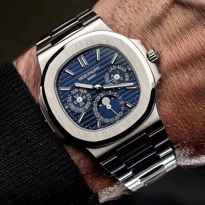 850c28e0fce741a2372728a0682c78af 5740/1G - NAUTILUS - Image 2