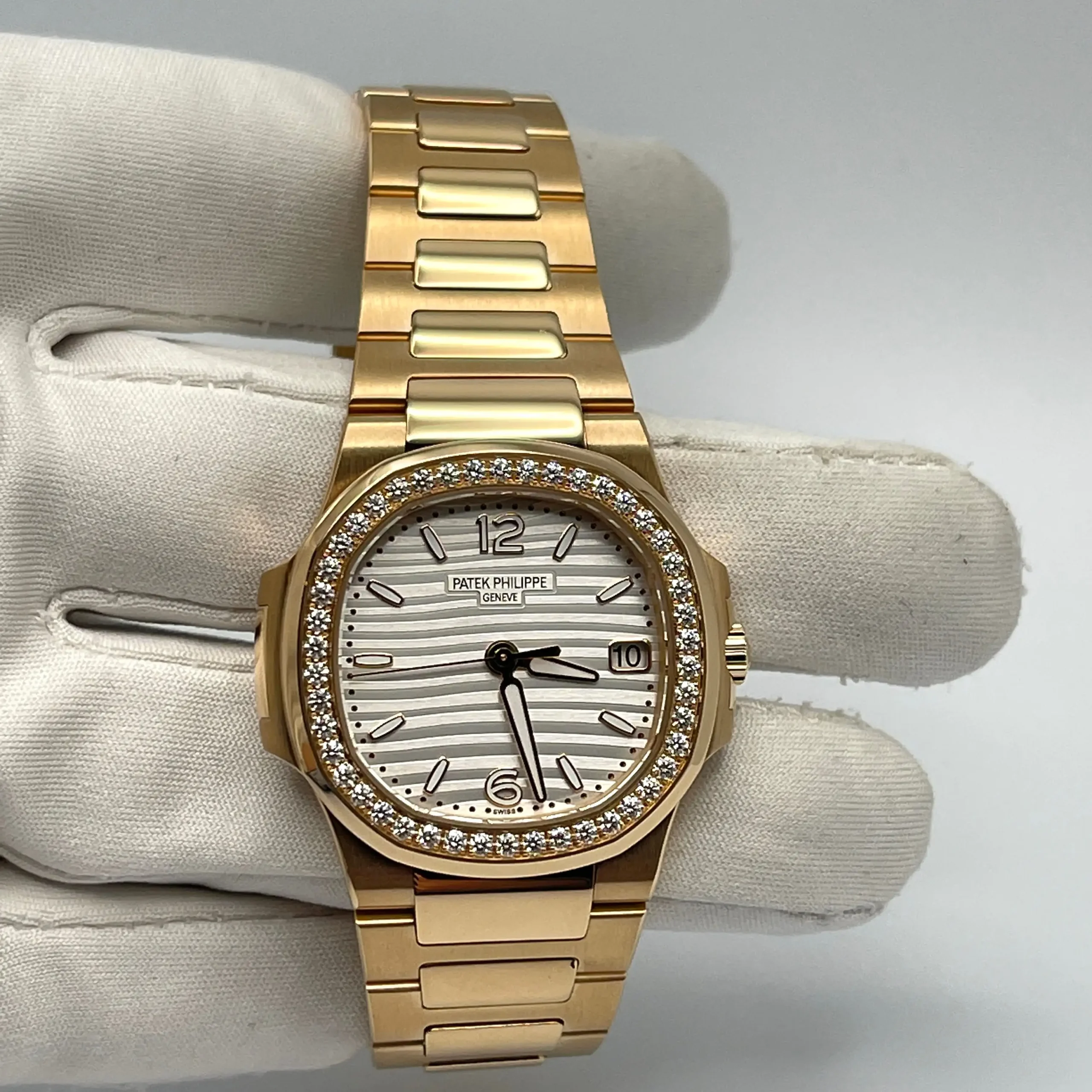 8cee20804995820021c4350ceaa1ef18 7010/1R - Patek Philippe NAUTILUS - Image 3