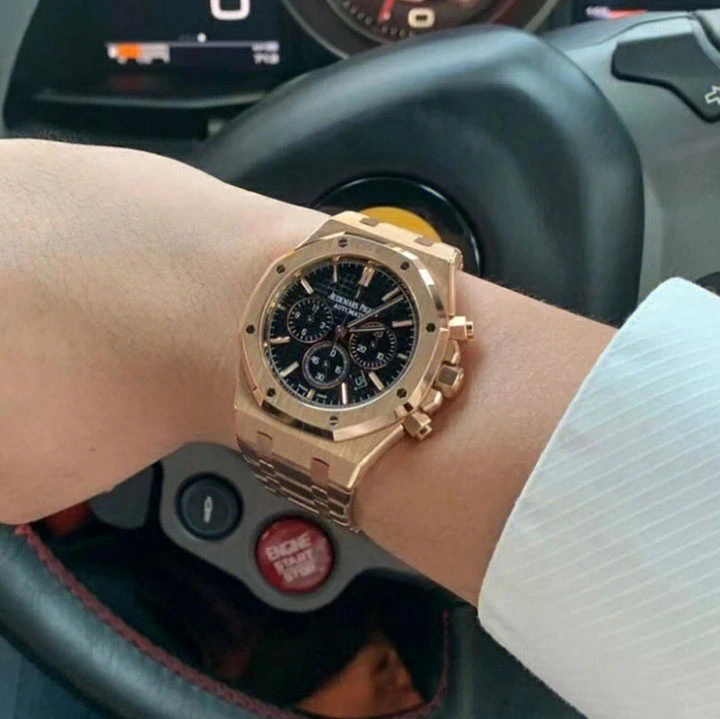 93e06a8104f6e8bb2a42be7b42ffa431 ROYAL OAK SELFWINDING CHRONOGRAPH Ref. 26240OR.OO.1320OR.02 - Image 4