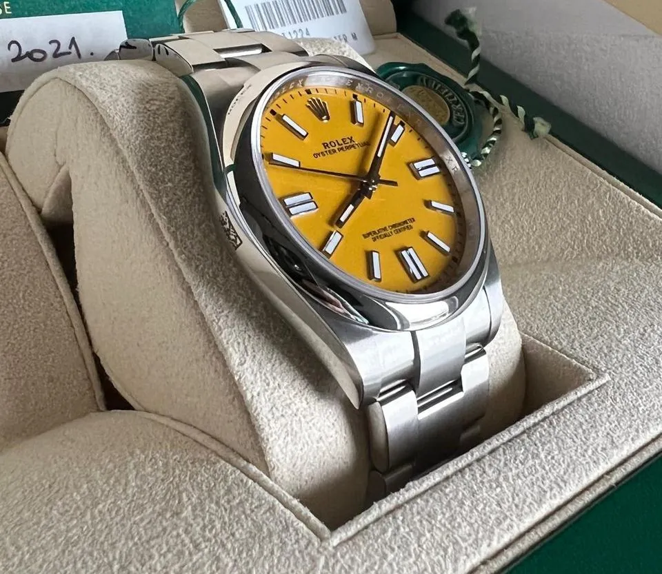 9a9d8105b6b289ed670bc5e42421a114 OYSTER PERPETUAL 124300 Series(Yellow) - Image 2