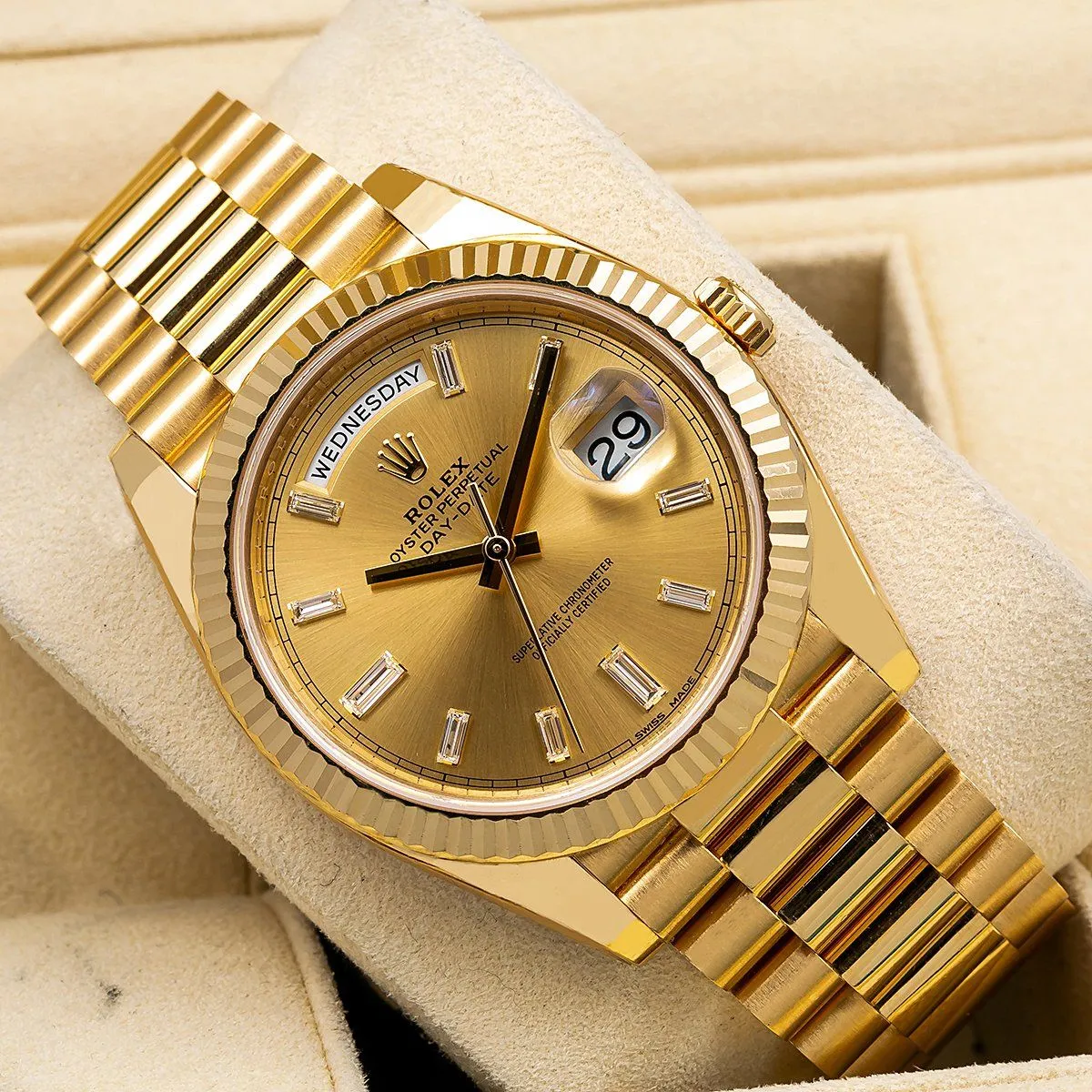 9fd7cb6861c31ba6c7896d0c55b812b1 Rolex DAY-DATE 40 M228238 - Image 6