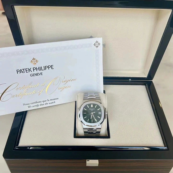 add2e28a33bd5817972c00a0a7f4d223 Nautilus 5711/1A-014 - Image 9