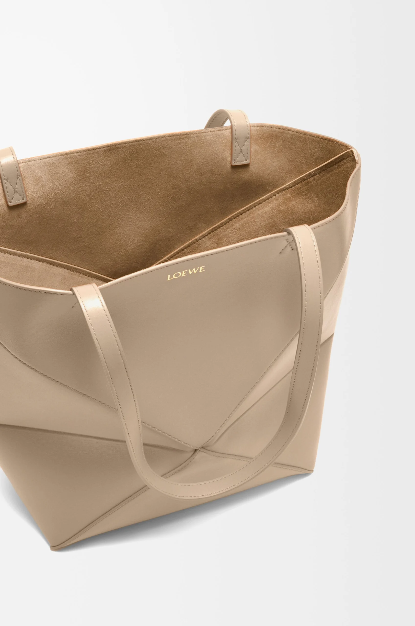 bd0cfd15edc1069f54e4854f46d65611 Medium Puzzle Fold tote in shiny calfskin - Image 4