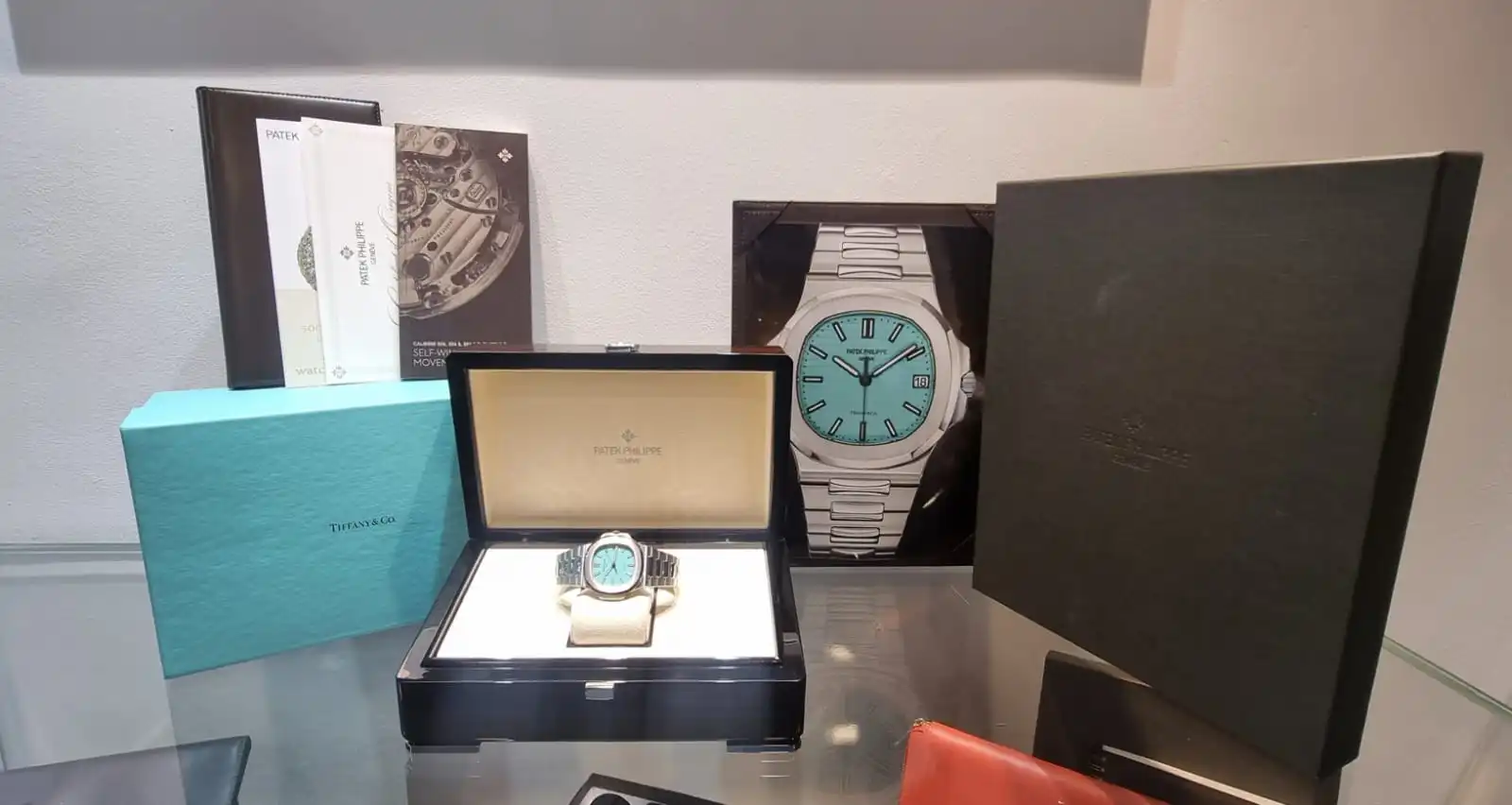 cb4b3e213e0aa9f879c89a297bd72a83 Patek Philippe (Commemorative Edition) NAUTILUS 5711/1A-018 - Image 6