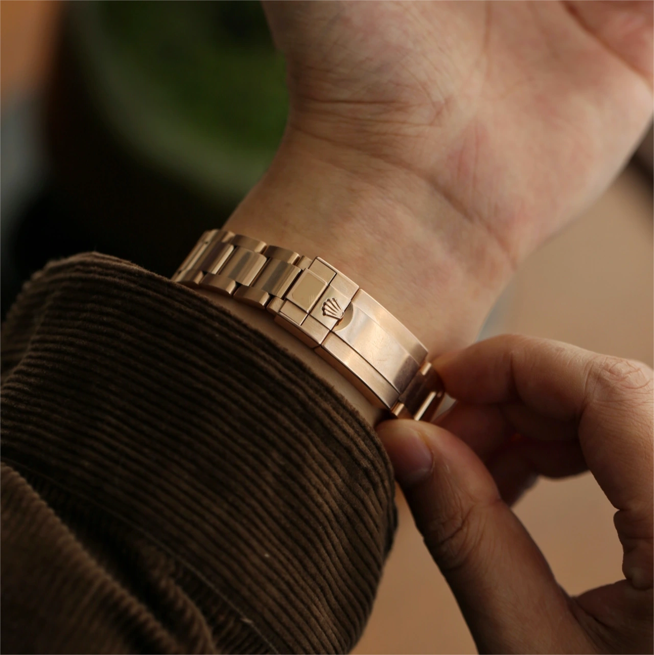 da2c14ef125615b0c329ee1e50e7f681 Rolex 116595 RBOW Cosmograph Daytona Rainbow 18k Rose Gold - Image 6