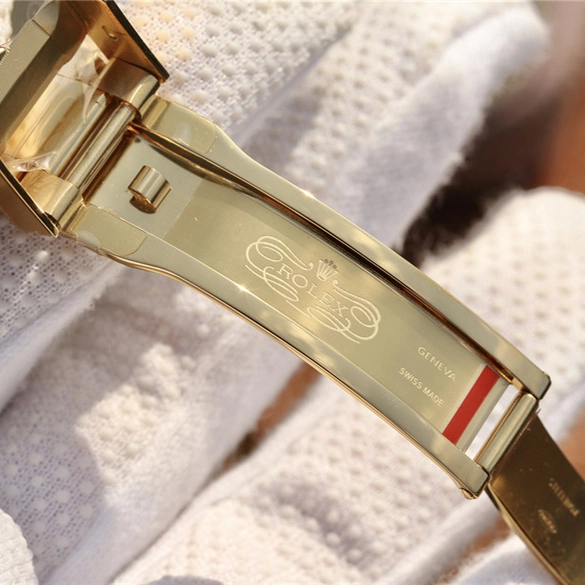 db6a9161aa4744a9c6cc40eab93f94e8 SUBMARINER GOLDEN BLUE / RED DIAMOND GOLD DIAL 40MM - Image 9