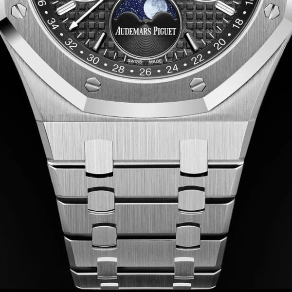 e4d44e069a844ee2417022d1a4d1efb0 Royal Oak Perpetual Calendar Ref. # 26597PT.OO.1220PT.01 - Image 2