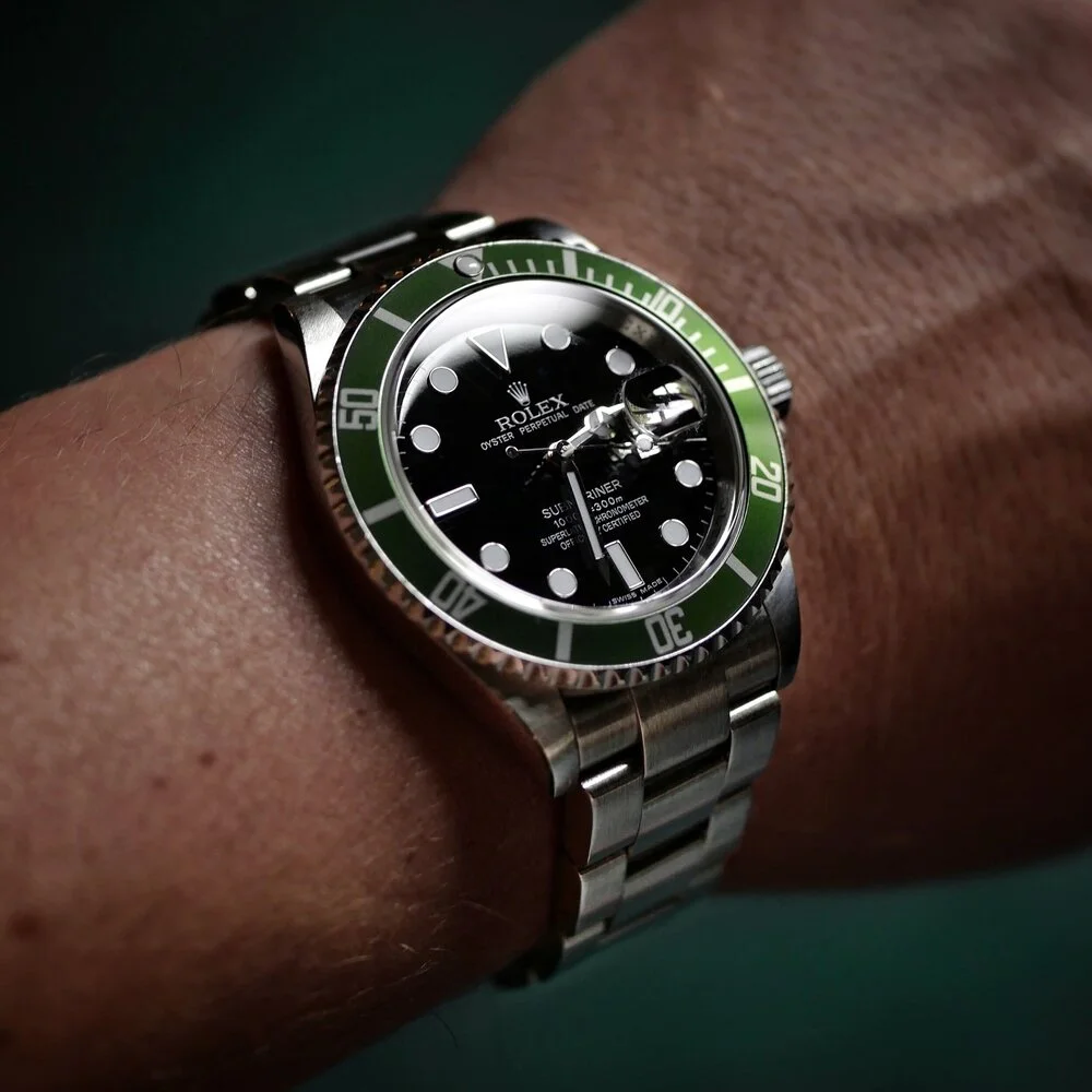 e8561597326b051d9e3c22483edec9e3 Rolex Submariner 16610LV-93250 black dial watch - Image 2