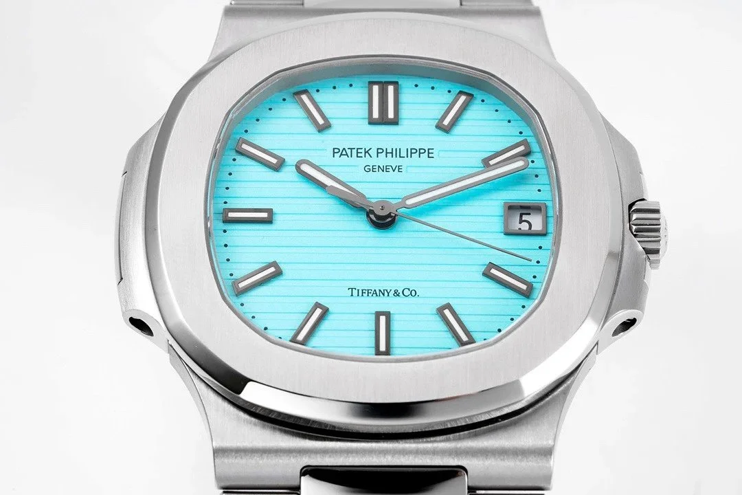 f8e56b0cd0465a578b916bbef4a7d851 Patek Philippe (Commemorative Edition) NAUTILUS 5711/1A-018 - Image 5